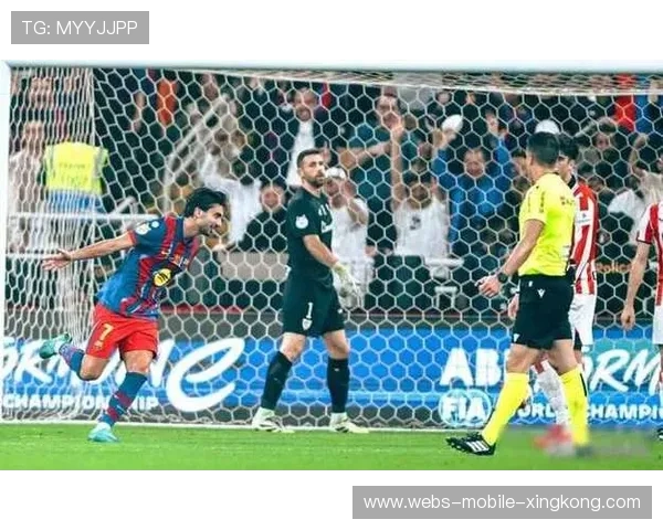 拉菲尼亚补射门前抢点终结比赛